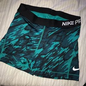 Camouflage Nike Pros